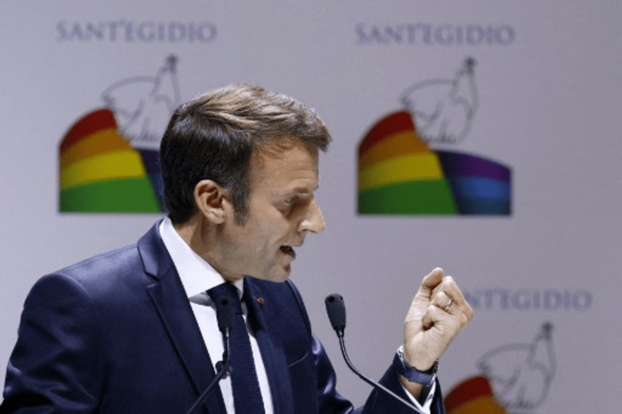 Macron va face o escală în România la întoarcerea din China