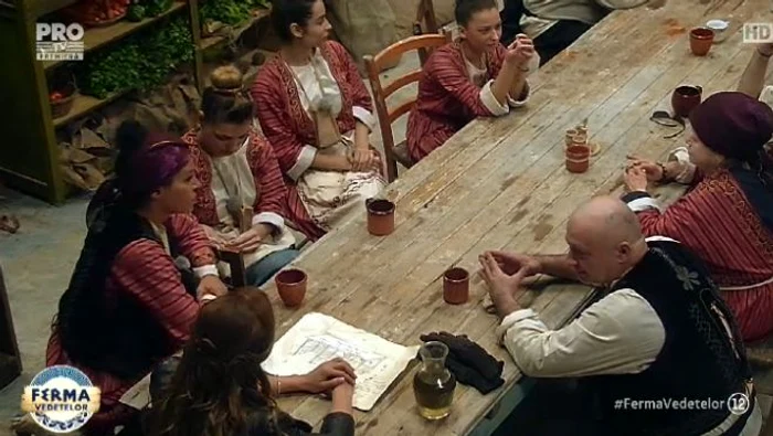 
    Concurenții de la Ferma Vedetelor au aflat primul duelistFoto: captură Pro Tv  