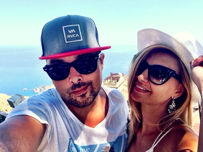 Anamaria Stancu şi Tudor de la Fly Project au stat în acelaşi hotel cu vedetele internaţionale