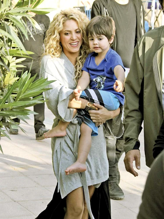 
    Shakira, mamă perfectă  pentru Milan (2 ani)...Foto: Guliver / Splashnews  