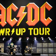 acdc tur foto fb jpg