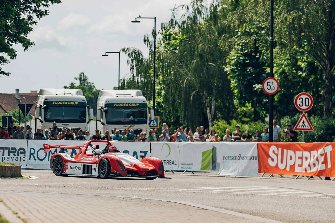 Se turează motoarele la Alba Iulia