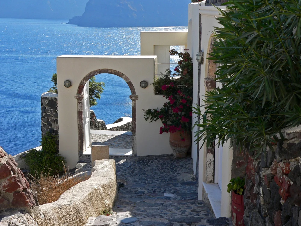 Insula Santorini deține cinci castele impresionante. Foto: Pixabay
