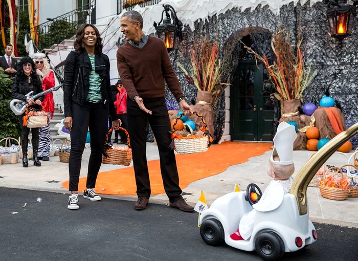 Michelle Obama Barack Casa Alba Halloween jpeg