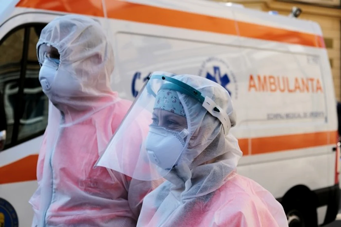 O parte dintre medicii și asistenții de la școli și grădinițe a fost trimisă la Ambulanță pentru sport Covid