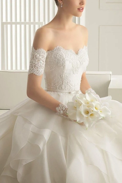 large Fustany Weddings 15 Wedding Dresses That Show How Beautiful Lace Can Be 5 jpg jpeg