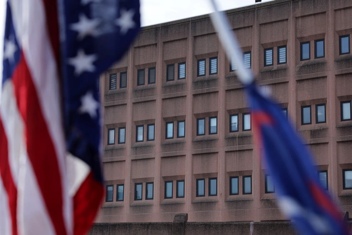 Susținători s-au adunat la centrul de detenție din Washington după anunțul lui Trump FOTO EPA-EFE