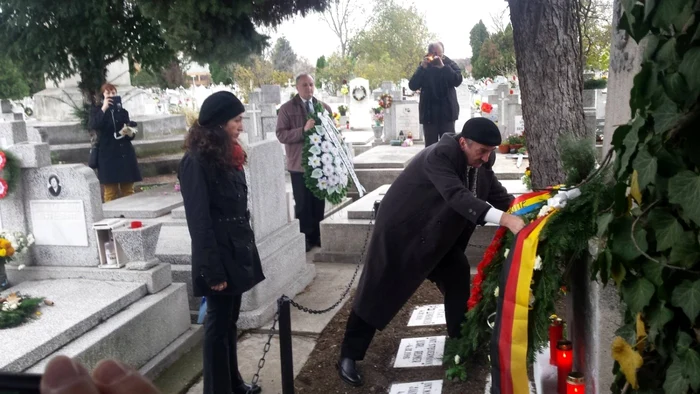 Depuneri de coroane la monumentul piloţilor germani de zepelin FOTO Ştefan Both