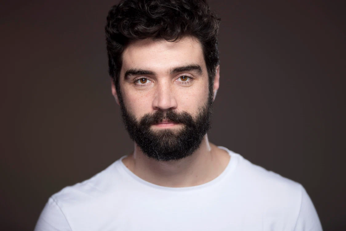 Alec Secăreanu se bucură de succes atât în țară, cât și peste hotare