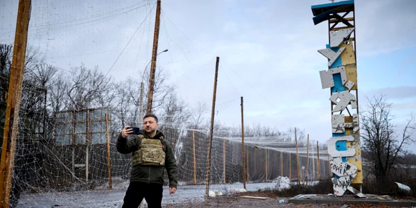 Zelenski  selfie în orașul Kupiansk foto profimedia jpg
