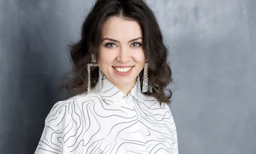 anca dumitra 2 png