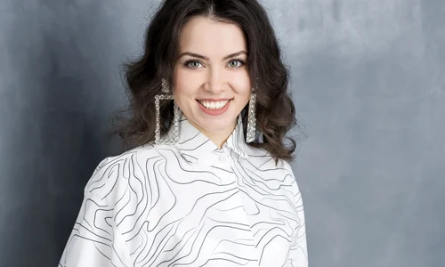 anca dumitra 2 png