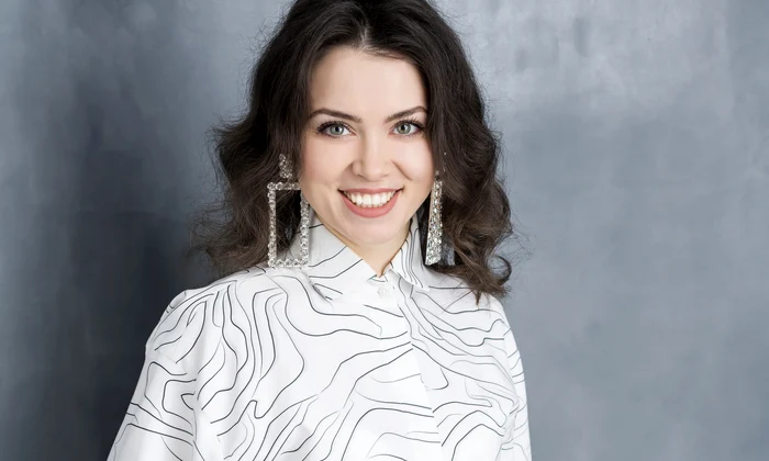 anca dumitra 2 png