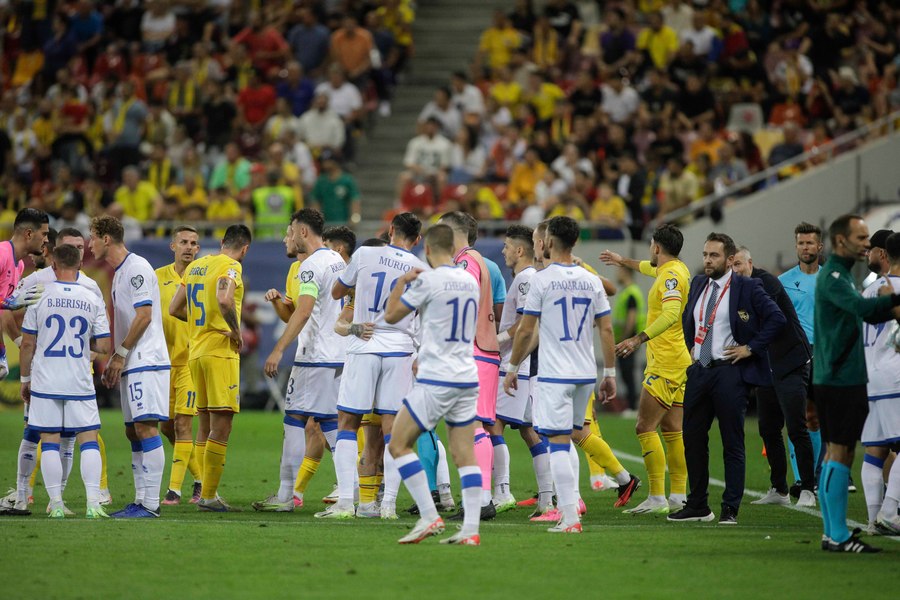 Presa din Serbia a luat foc după ce România a fost pedepsită de UEFA pentru incidentele de la meciul cu Kosovo