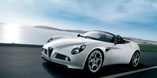 Alfa Romeo 8C Spider, în România din luna mai