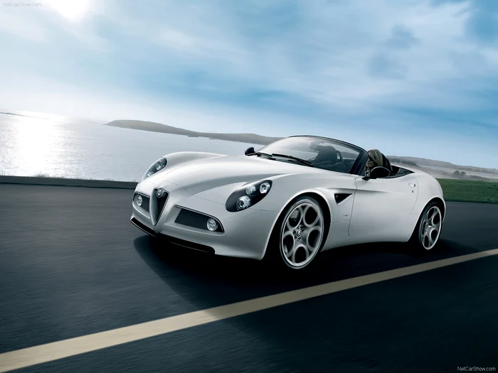 Alfa Romeo 8C Spider, în România din luna mai