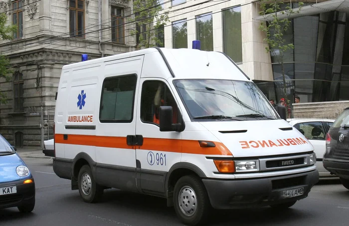 La faţa locului s-a deplasat o Ambulanţă