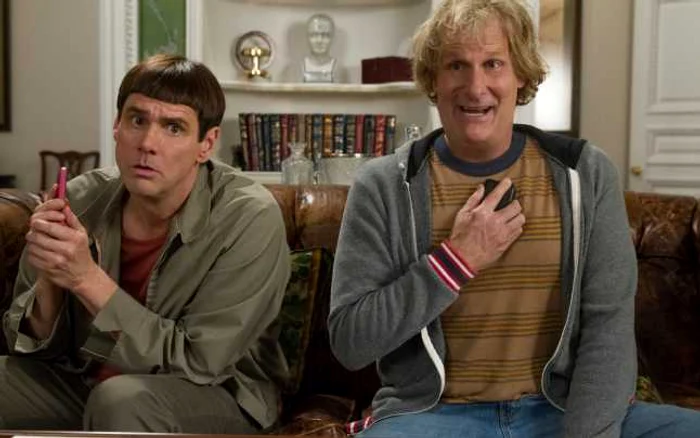 Actorii Jim Carey şi Jeff Daniels, în rolurile lui Lloyd Christmas şi Harry Dune FOTO Universal Pictures Switzerland