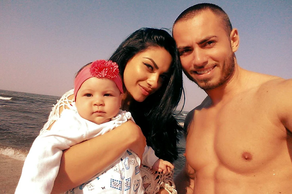 
    Sonny Flame şi familia  