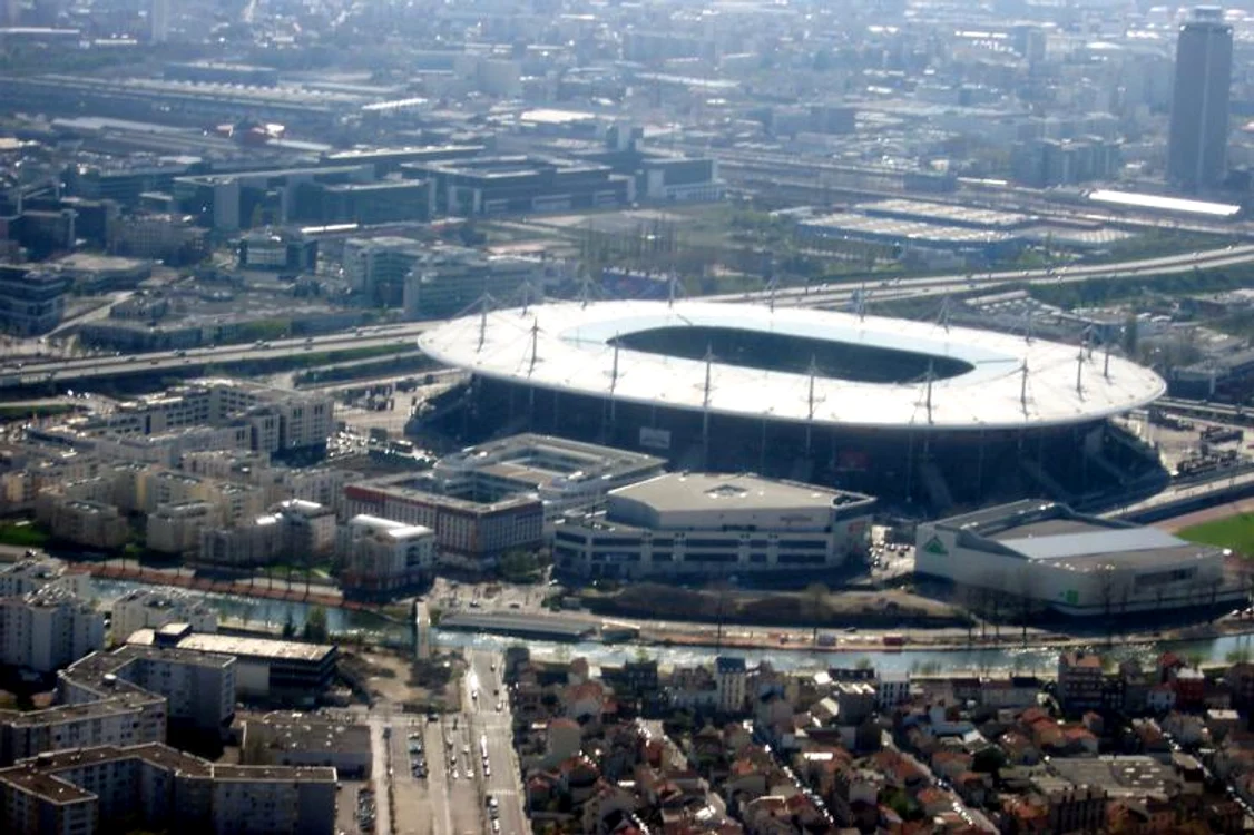
    Arena de pe Râul Garonne a fost construită în 1937 şi renovată pentru Coupe du Monde 1998Foto Click!  