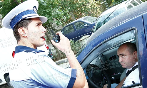Poliţiştii au reţinut joi 40  de permise pe Calea Griviţei jpeg