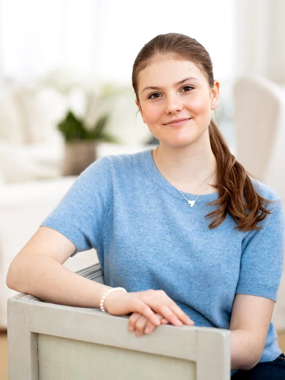 Prințesa Estelle a împlinit vârsta de 14 ani, Instagram (1) jpg