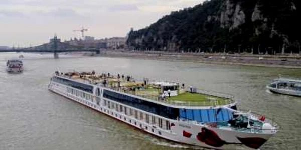 nava pasageri na rosa dunare foto wikiwand com