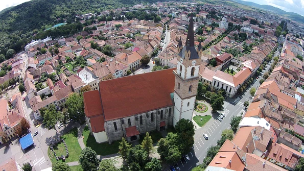 Biserica Evanghelică din Bistrița (© Zsolt deak / Wikimedia Commons)