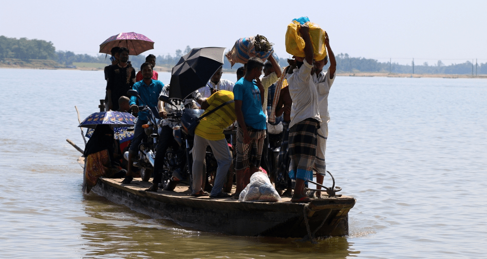 Cel puțin 24 de oameni au murit după ce un vapor cu pelerini hinduși s-a scunfundat în Bangladesh