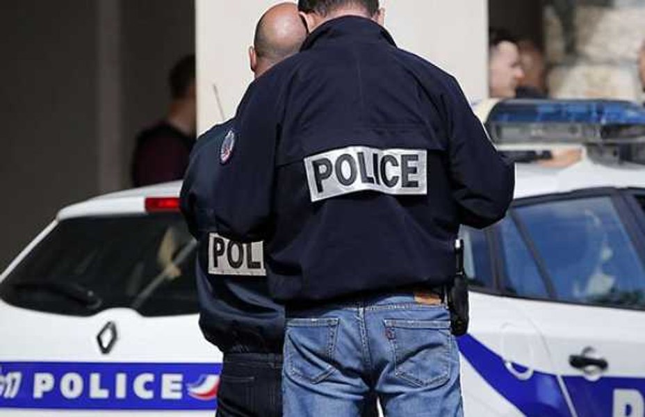 Șofer român arestat de autoritățile franceze după ce a fost prins transportând aproape o jumătate de tonă de cocaină