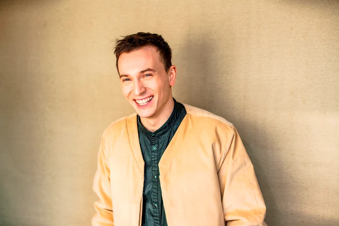 Solistul trupei The Motans, Denis Roabeș, a devenit părinte pentru a doua oară. 