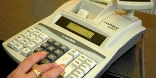 Mai multe firme au fost nevoite să îşi sisteze activitatea
