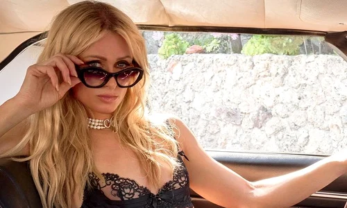 paris hilton lenjerie intima jpg