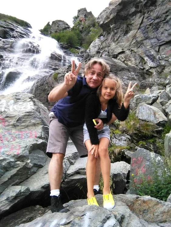 Marius Ancuța, alături de fetița sa, Mara Ilinca 