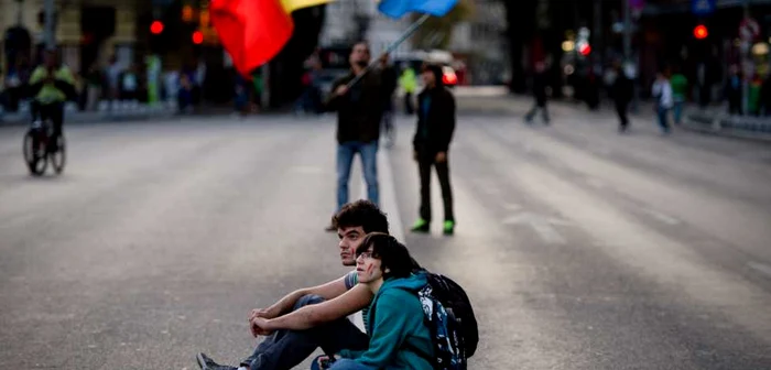 Primul semn că românii se pot strânge în Piaţă să apere un principiu a apărut în 2013, la protestele faţă de exploatările de la Roşia Montană. Foto: Mediafax