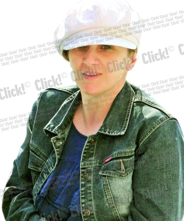
    Rafaela Preda  (44 de ani)  a fost reţinută de poliţişti într-un  coafor din Slobozia (Foto: Dan Bistriţeanu)  