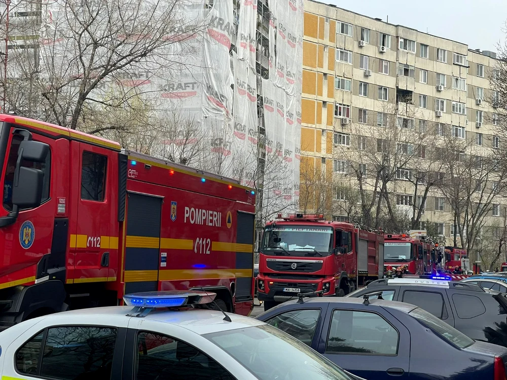 Intervenția pompierilor la incendiu 