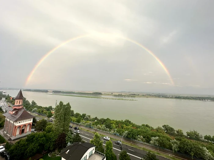 Curcubeu pe Dunăre, la Galați FOTO: C. Mazilu
