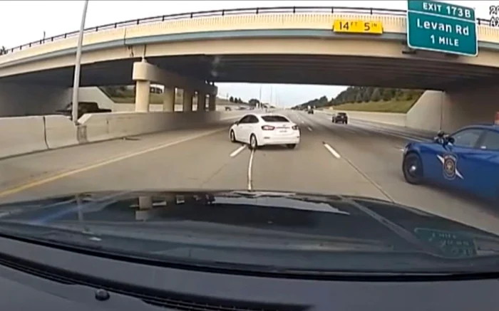 Poliția din Livonia a oferit imagini cu urmărirea. Sursa CBS News Detroit