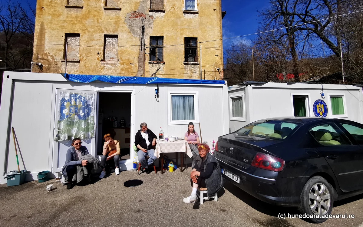 Localnici din Aninoasa. Foto: Daniel Guță