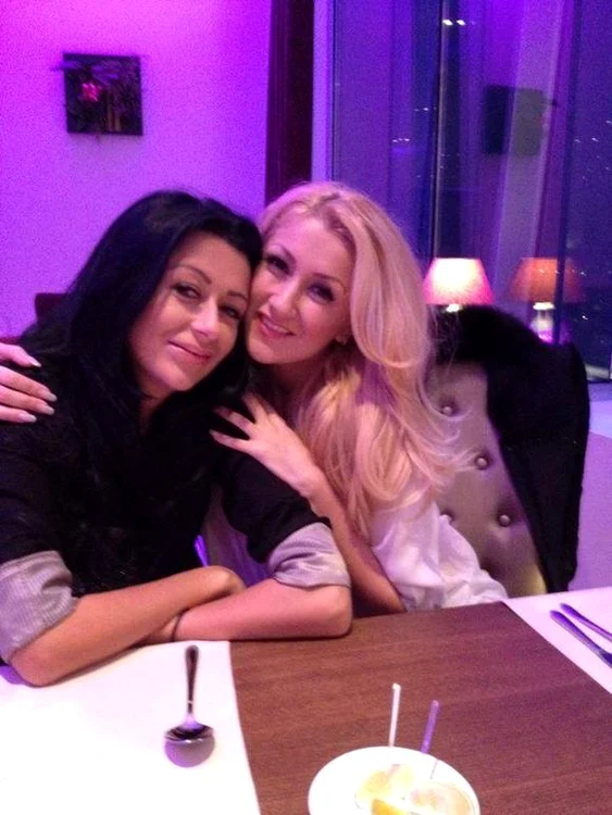 
    Denisa Tanase si Raluca Tanase de la Bambi  