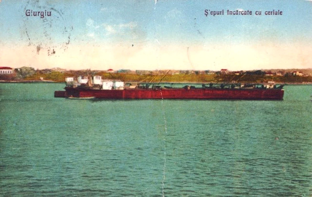 Giurgiu. Şlepuri încărcate cu cereale, în perioada interbelică (© iMAGO Romaniae)