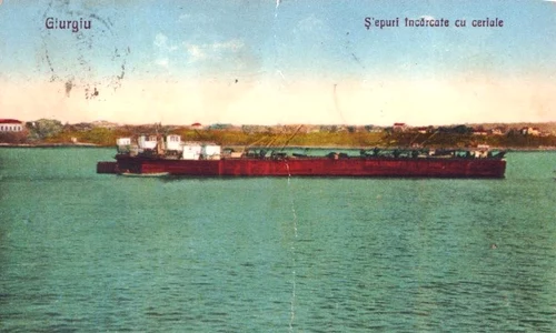 Giurgiu. Şlepuri încărcate cu cereale, în perioada interbelică (© iMAGO Romaniae)