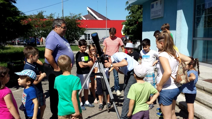 Copiii vor participa la diferite activităţi    Foto: Complexul Astronomic Baia Mare