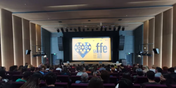 Prima proiecţie de film după mulţi ani la Victoria  FOTO Ş.Both