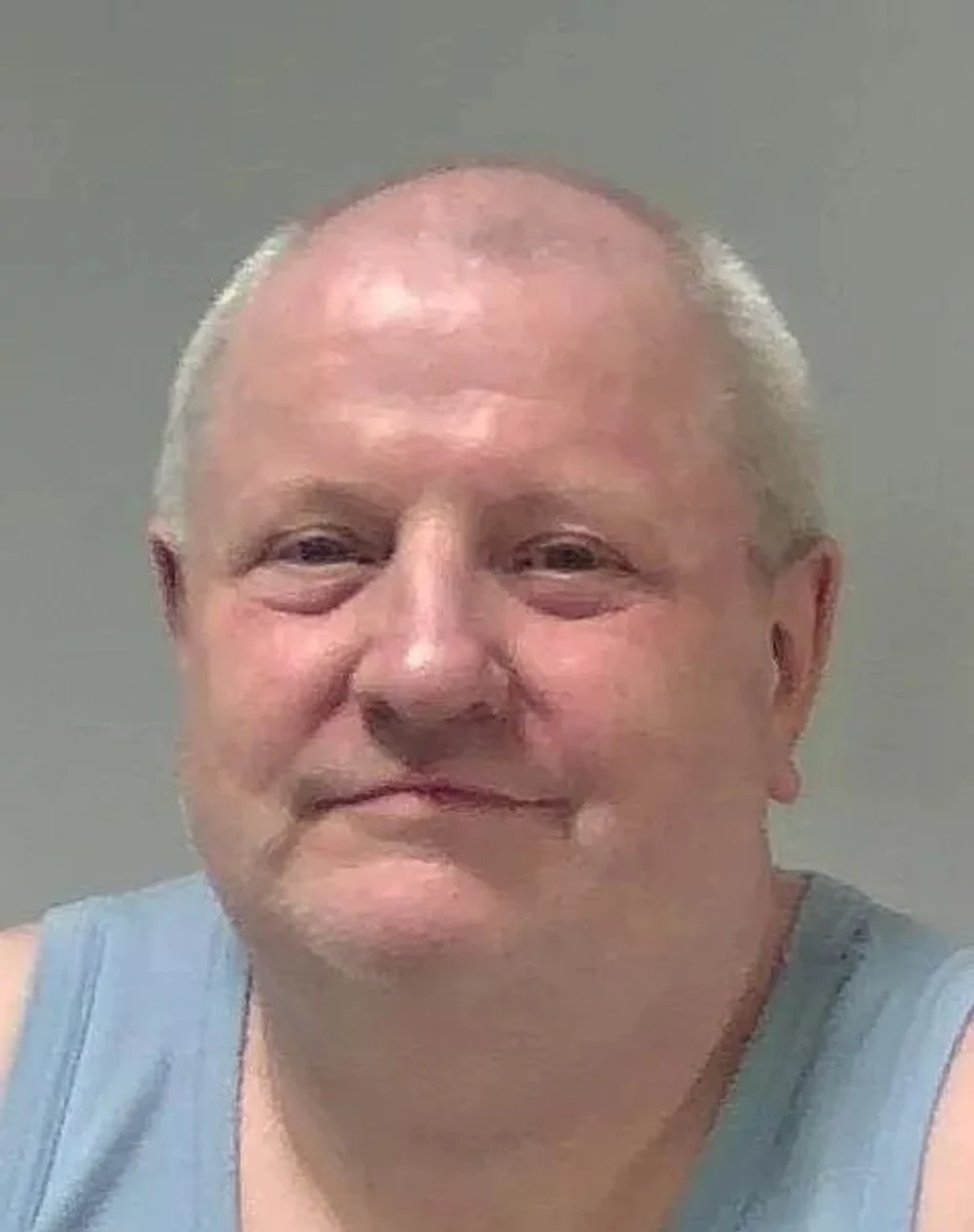 Criminal în serie din Marea Britanie, condamnat pe viață pentru uciderea unei fete în 1999. Ulterior a omorât alte cinci femei