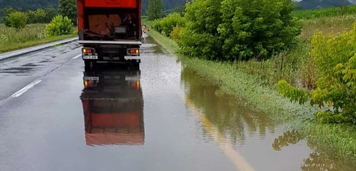 DN a fost inundat în această dimineaţă.