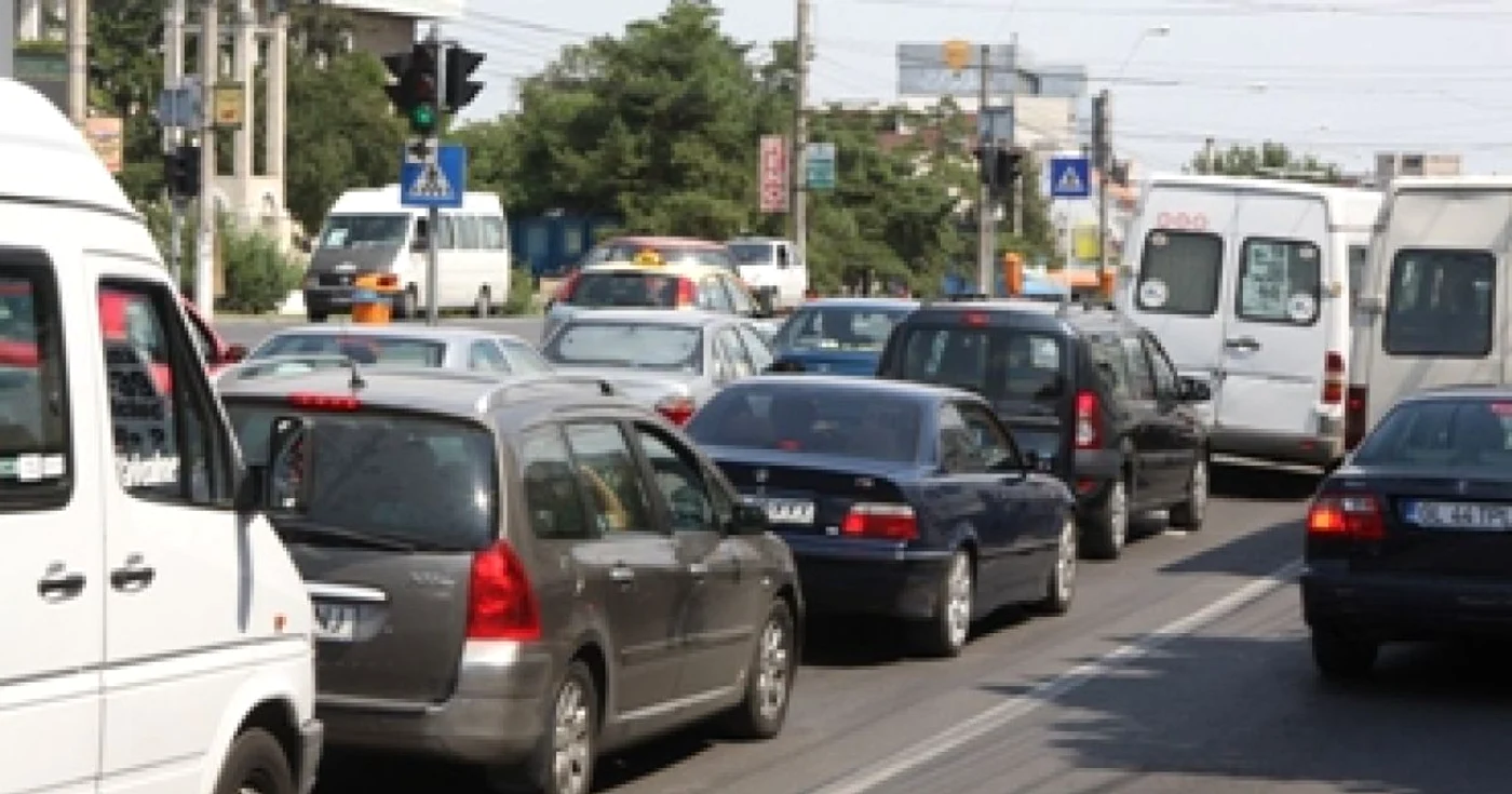 Tot mai mulţi şoferi sunt agresivi şi imprudenţi în trafic FOTO Adevărul
