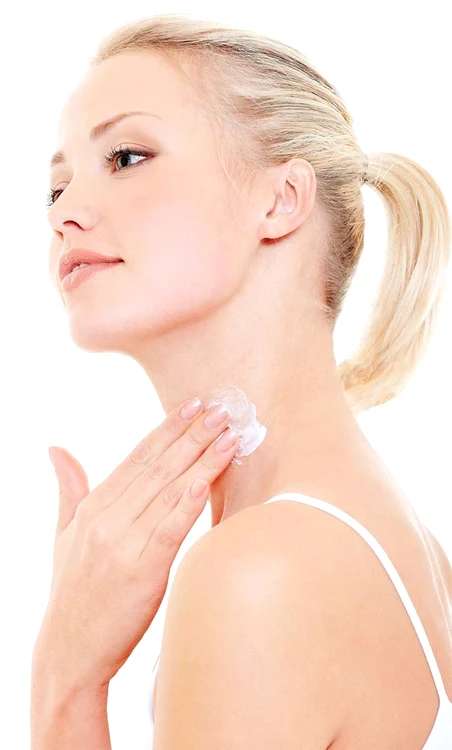 
    În ritualul tău de înfrumuseţare uiţi adesea  de coate, genunchi, călcâie, mâini şi gât  