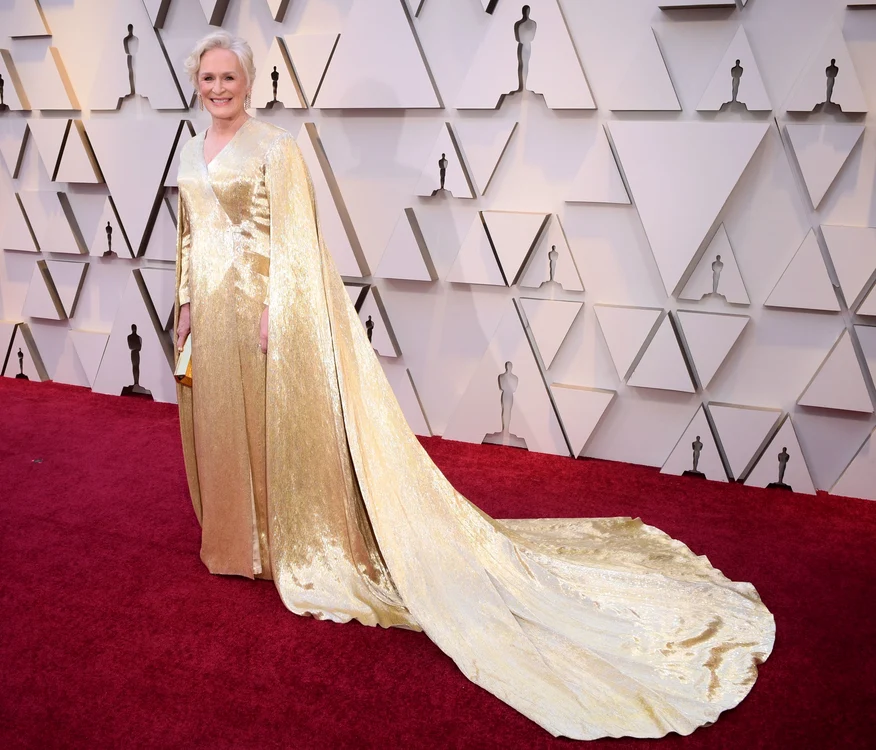 Glenn Close a purtat una dintre cele mai grele rochii din istoria galeiFoto: Profimedia